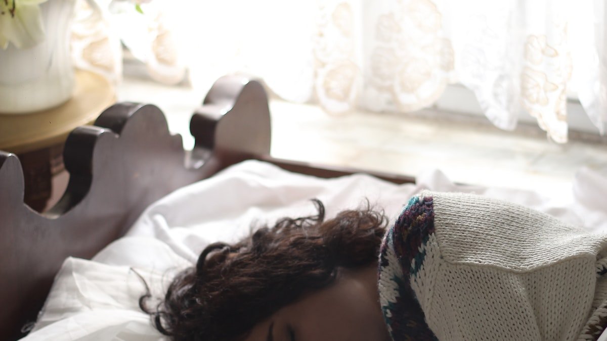 Ménopause et sommeil : pourquoi les nuits changent, et comment les apaiser