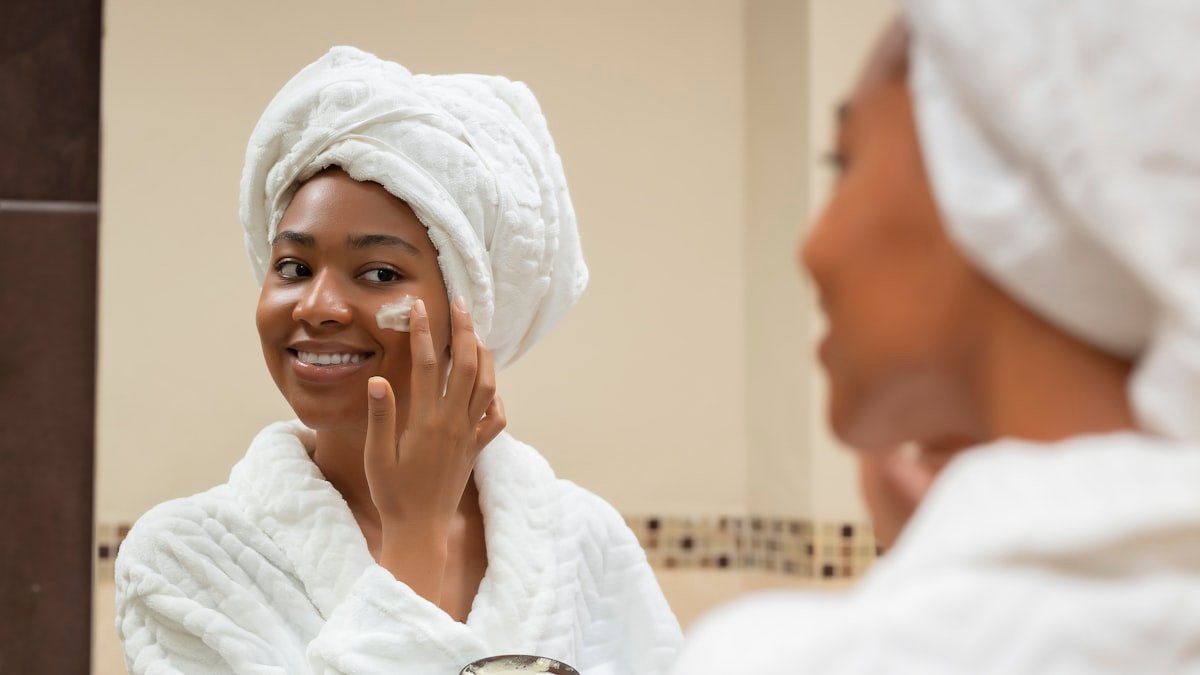 Gommage du visage : bien exfolier sa peau