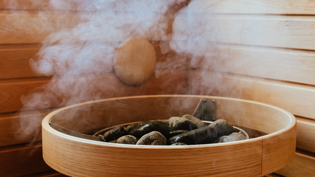 Chaleur, sauna, bain chaud : ce que la science dit de leurs effets sur le cœur