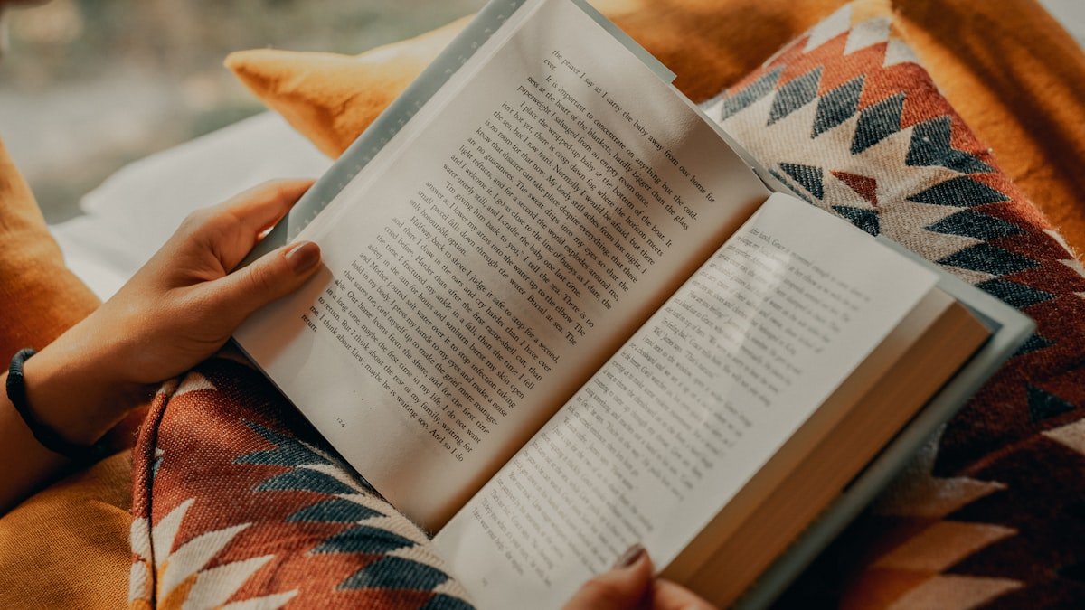 Lecture d’été : pourquoi ces quelques pages par jour font tant de bien (et comment s’y remettre)