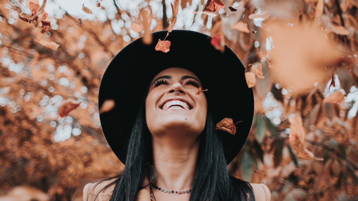 Vestiaire de rentrée : les basiques de mi-saison qui simplifient la vie