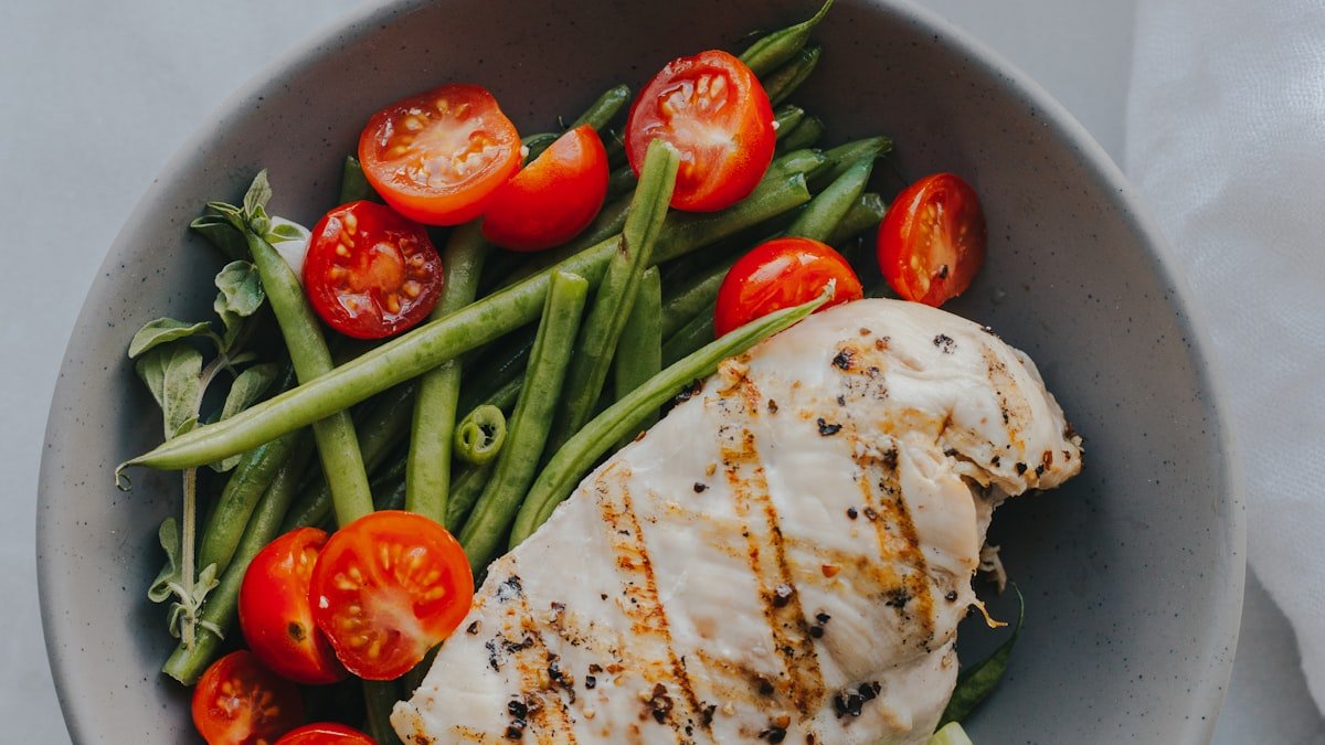 Un reste de riz au frigo ? Six salades estivales pour ne rien jeter