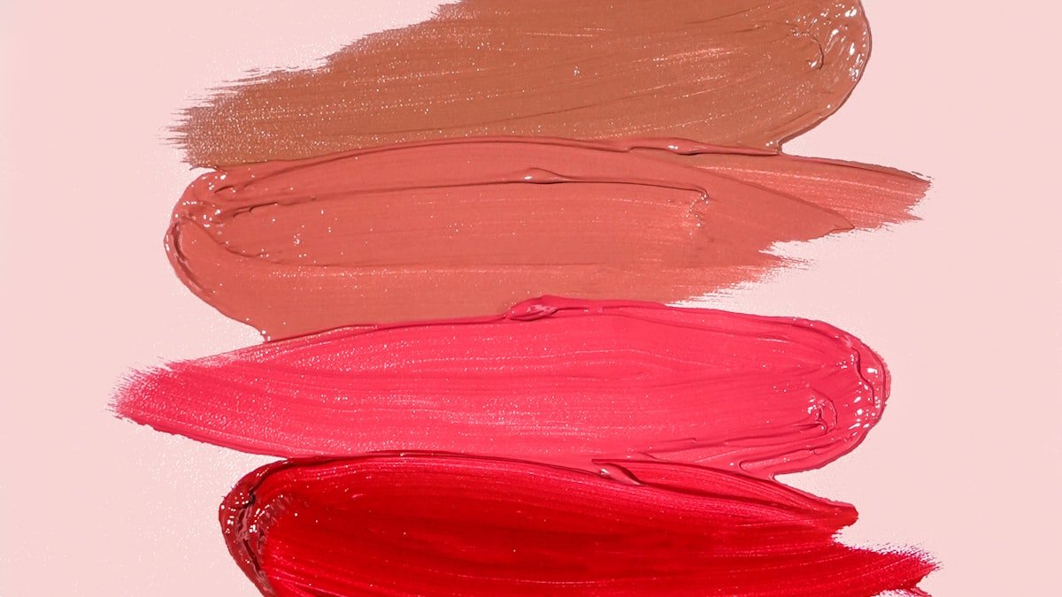Maquillage d&rsquo;été : les gestes pour qu&rsquo;il tienne toute la journée malgré la chaleur