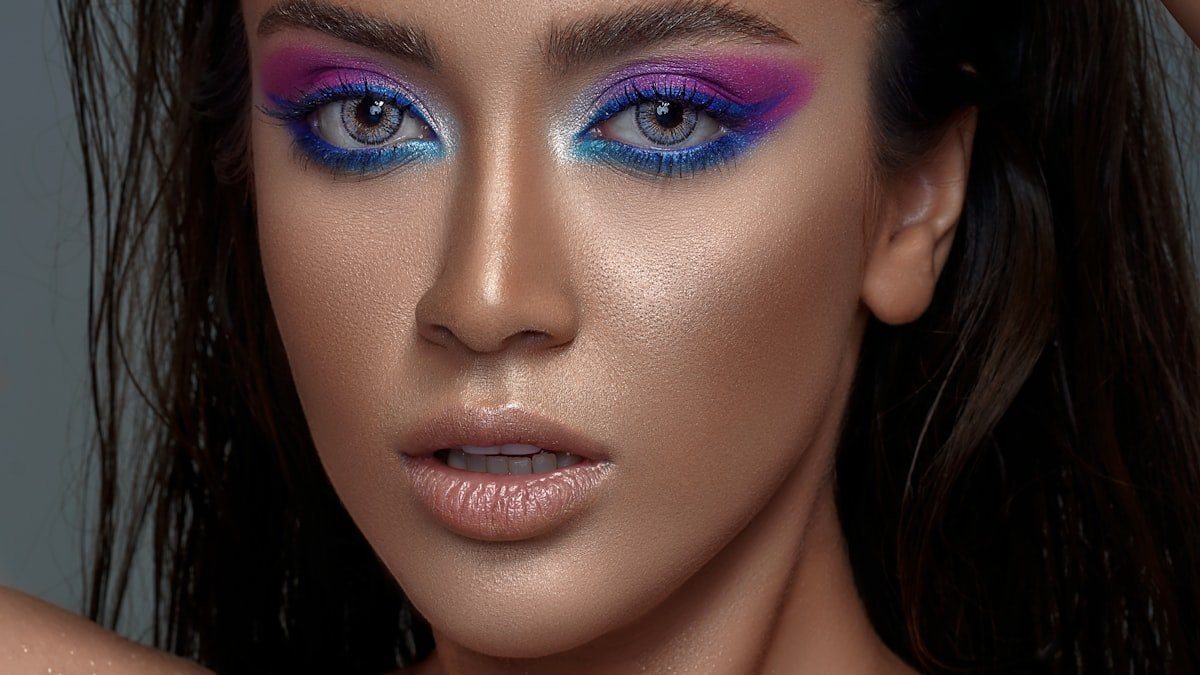 Maquillage des yeux : techniques, formes d&rsquo;yeux et produits pour sublimer le regard