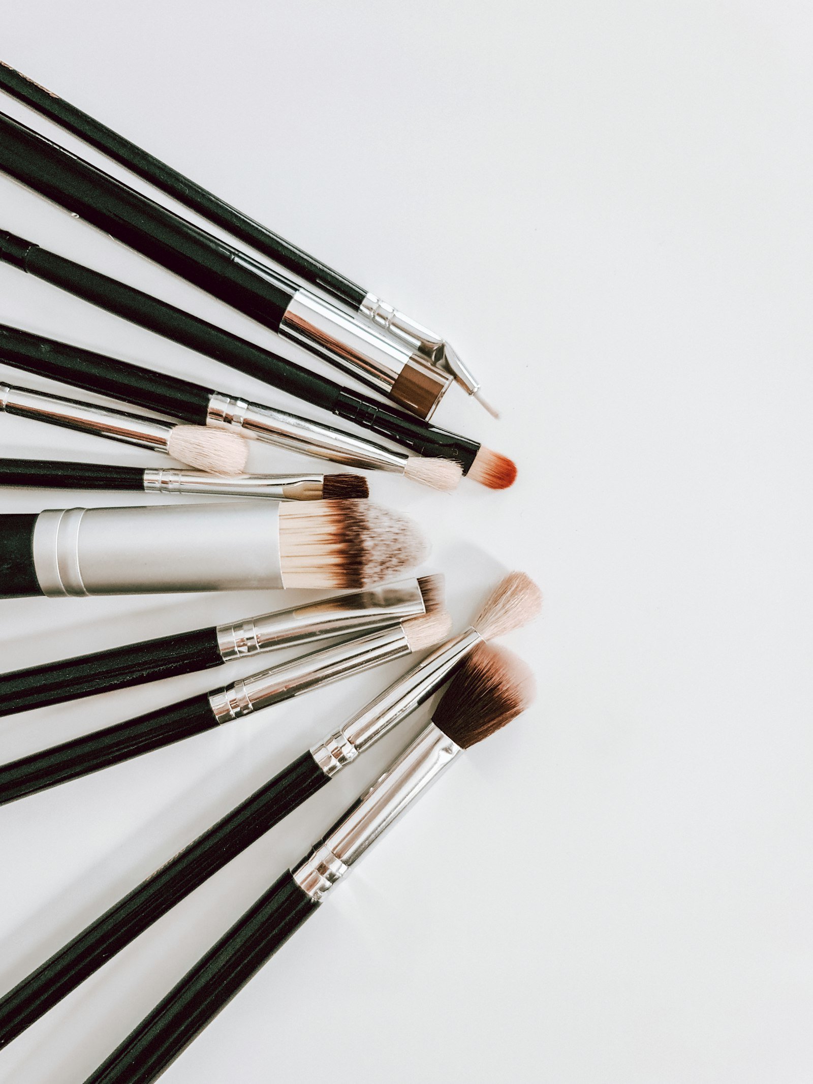 Tutoriel maquillage : le pas-à-pas pour un maquillage jour et soir réussi