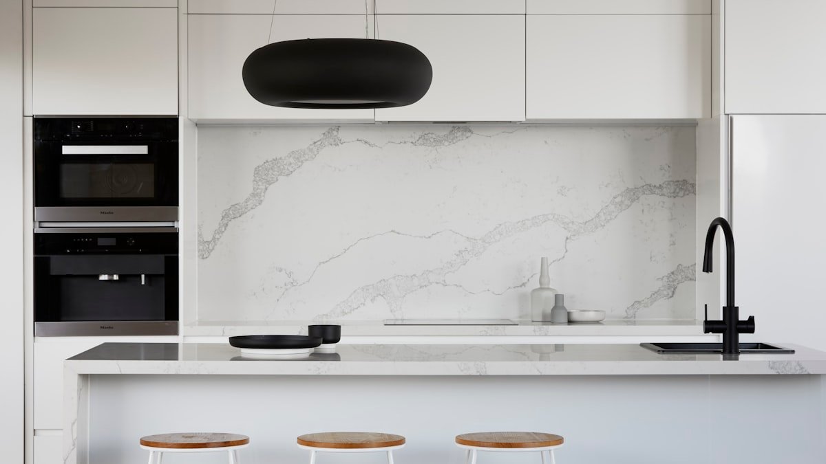 Cuisine moderne : créer un espace épuré, fonctionnel et élégant