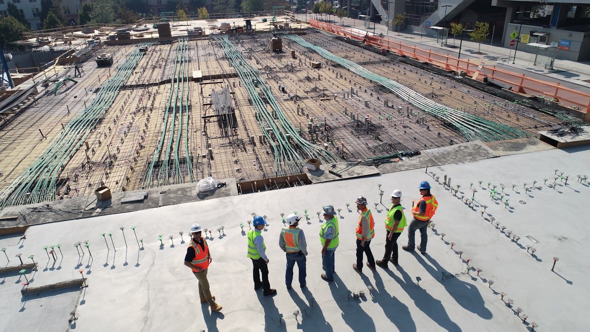 Piloter un chantier de rénovation : planning, budget, artisans