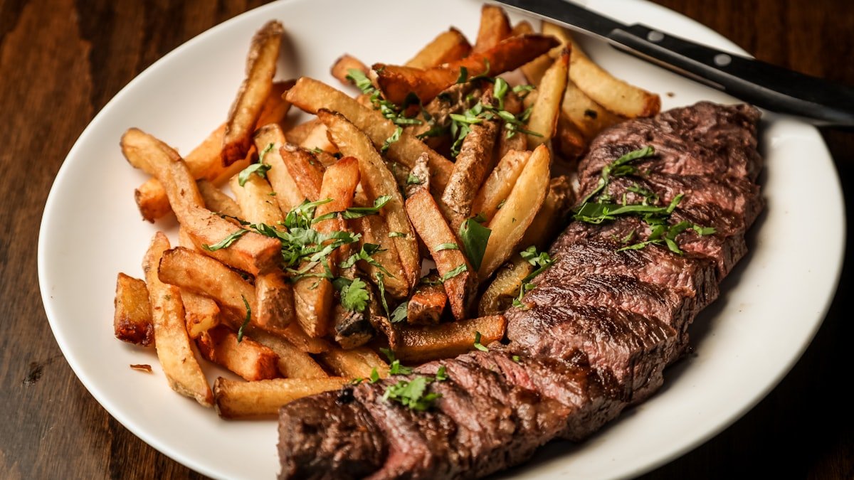 Réussir ses viandes : cuisson, repos et températures à cœur