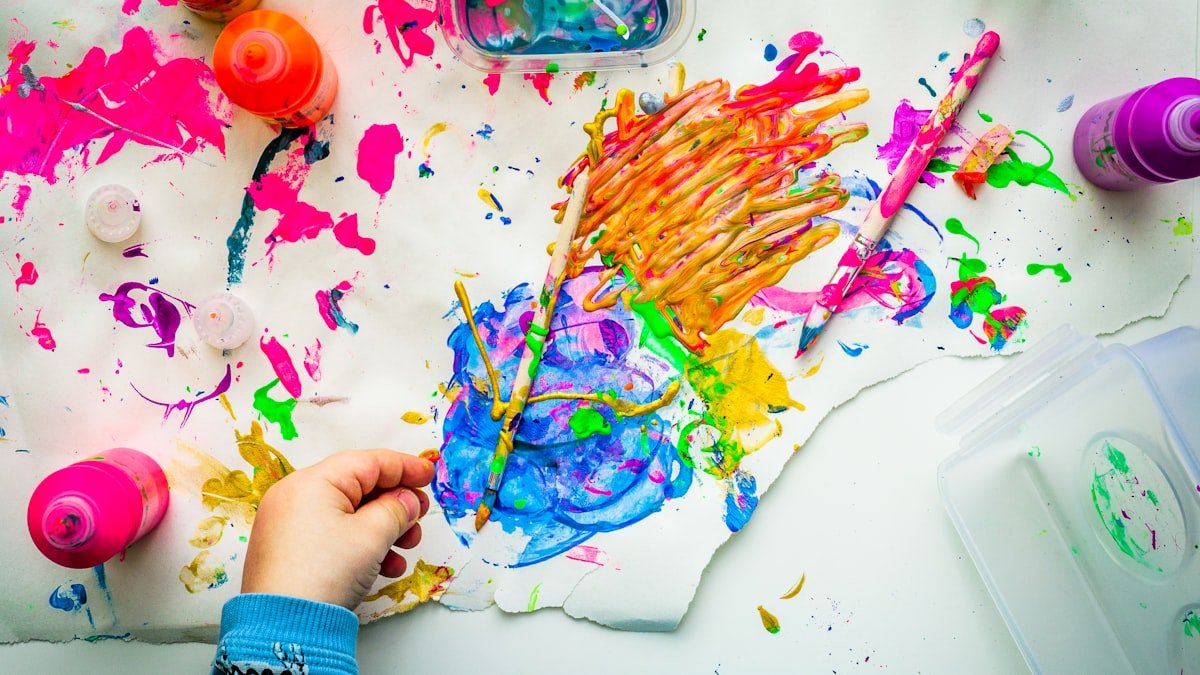 Activités manuelles pour enfants : 15 idées faciles pour occuper (et éveiller) les petits