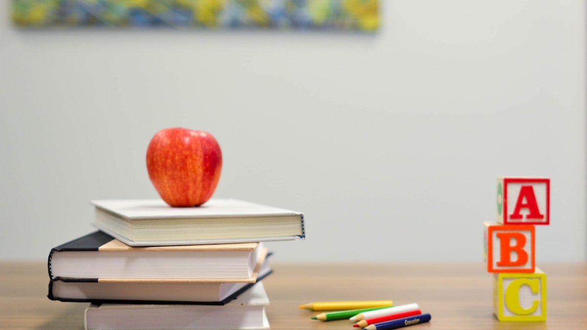 Aider son enfant à réviser : méthodes simples et fiches efficaces