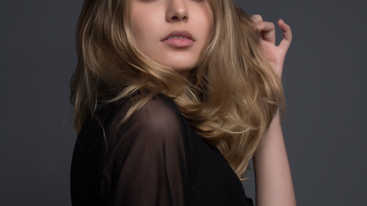 Beauté au naturel : ces stars qui l&rsquo;assument (et ce qu&rsquo;on peut en retenir)