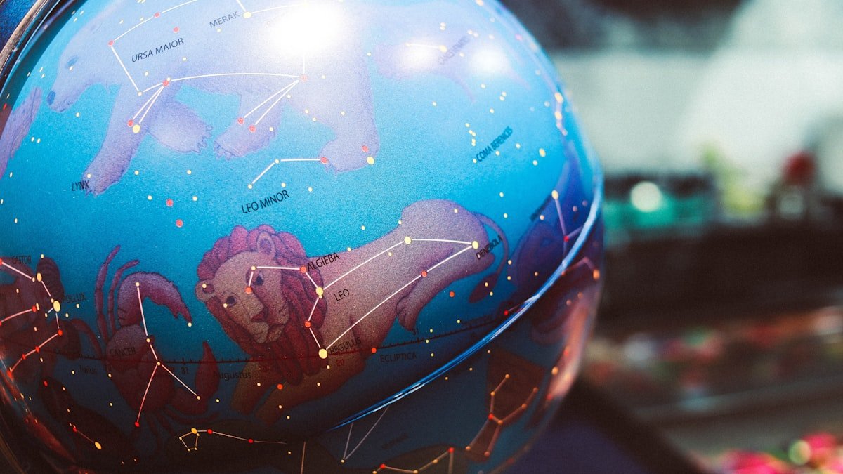 Compatibilité amoureuse des signes : qui s&rsquo;accorde avec qui (selon l&rsquo;astro) ?