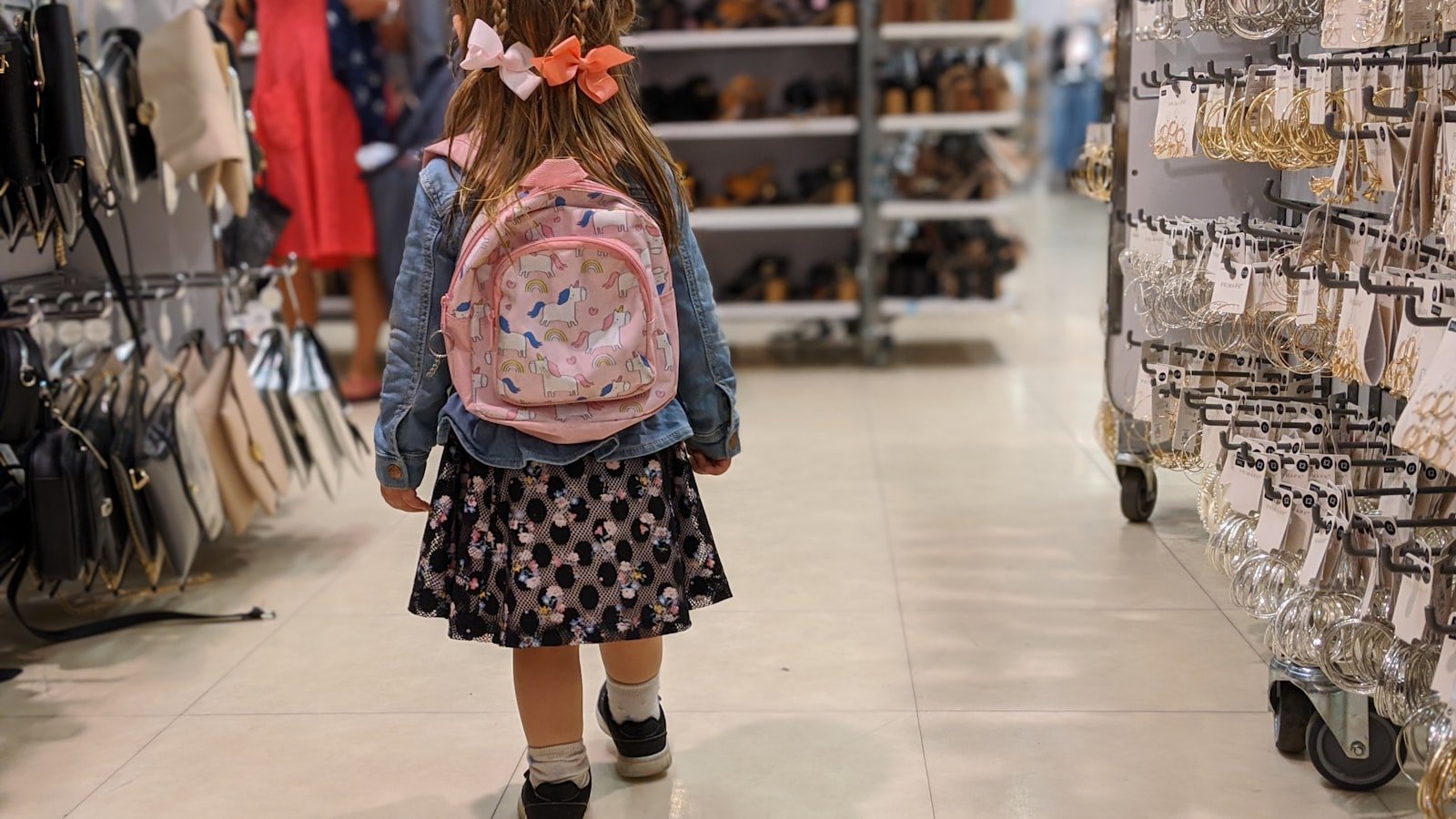 Allocation de rentrée scolaire 2026 : qui y a droit, quels montants, quand elle est versée