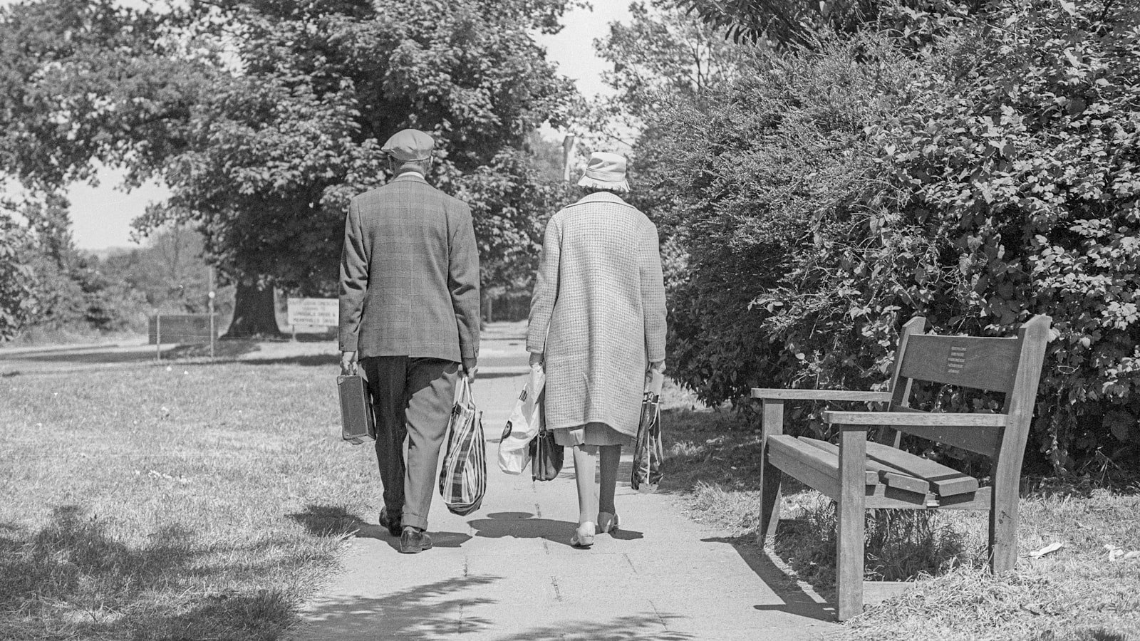 Rester en forme après 60 ans : les piliers d’une santé sereine au fil des années