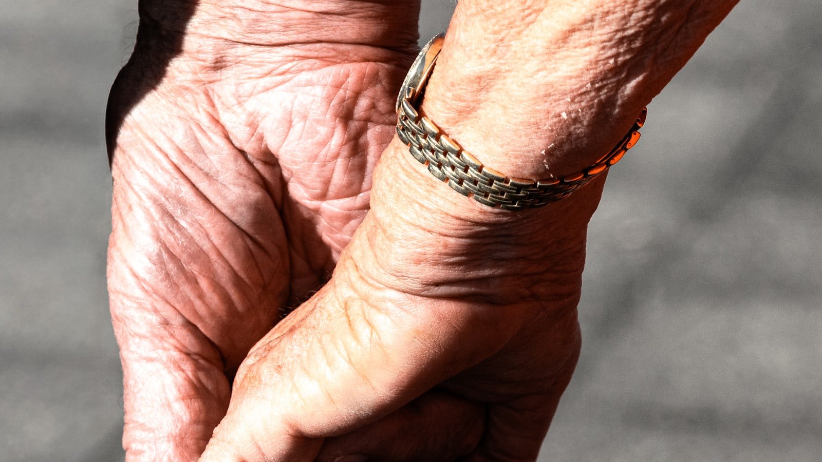 Aidant familial : accompagner un proche sans s’épuiser