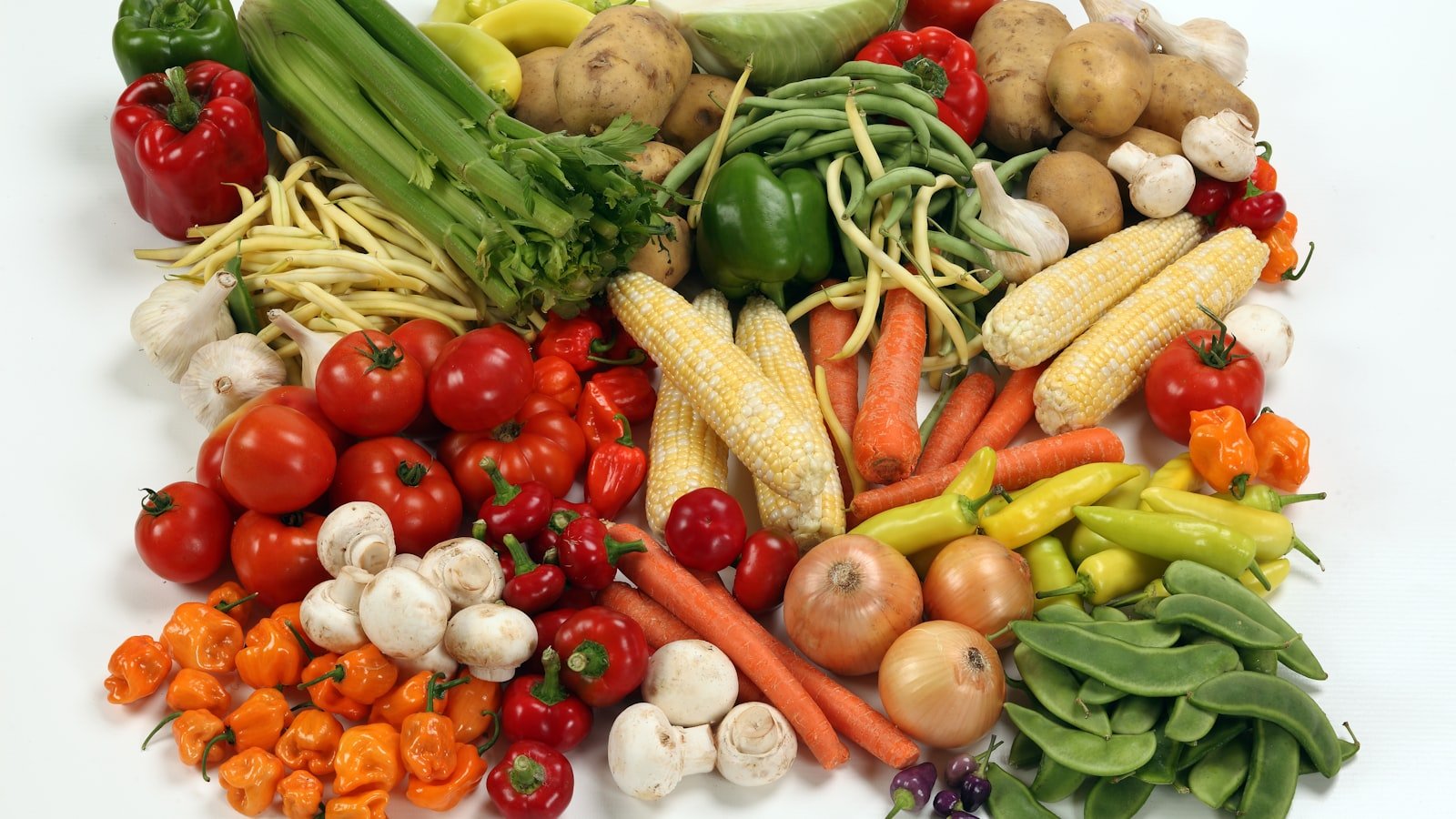 Apéro sain : plateau de crudités et sauces maison