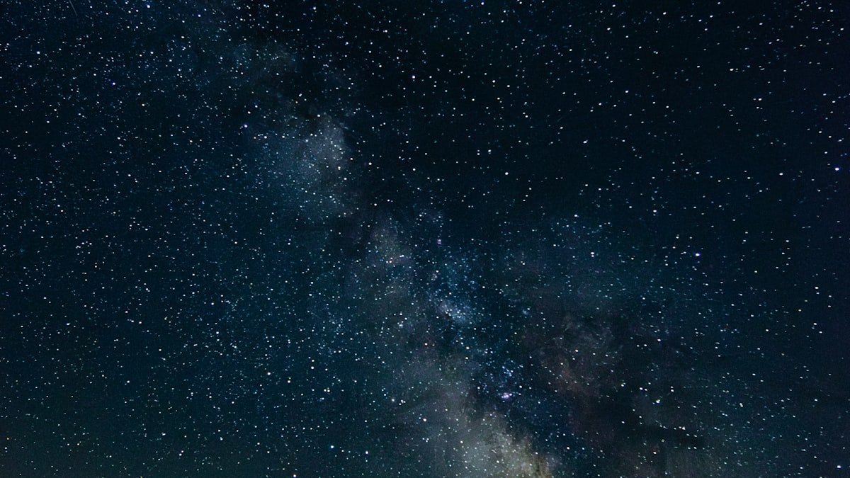 Horoscope de l&rsquo;été 2026 : les tendances signe par signe, à savourer avec le sourire