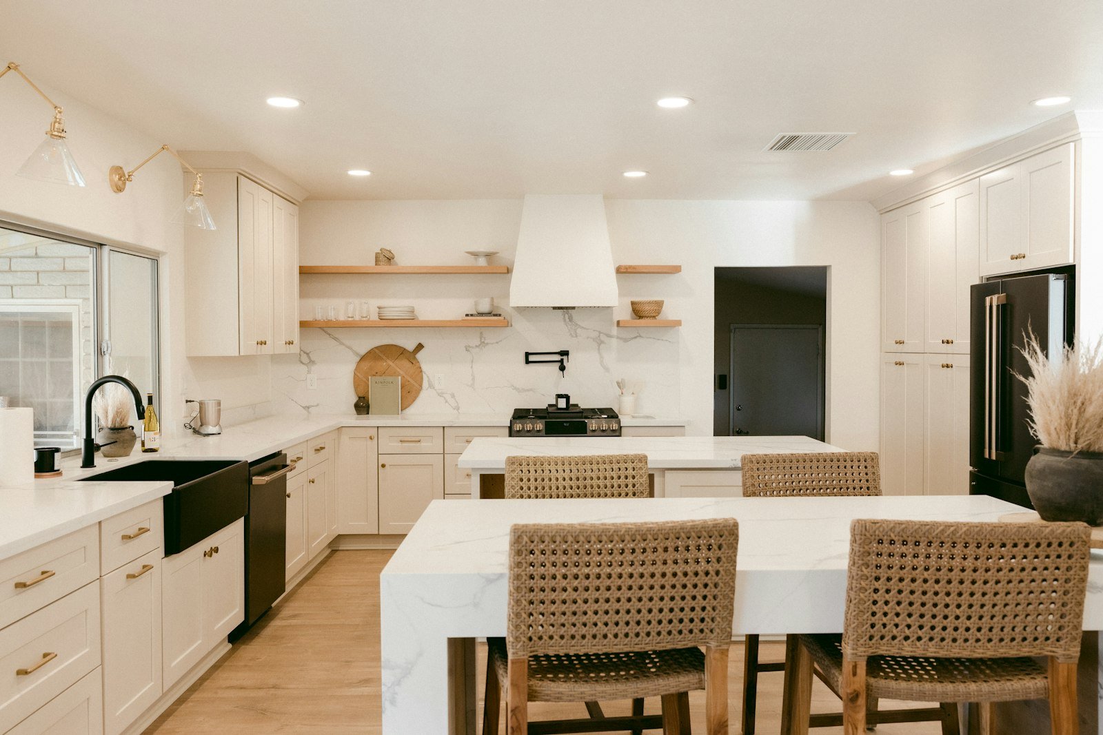 Cuisiniste : faire appel à un pro pour une cuisine sur-mesure