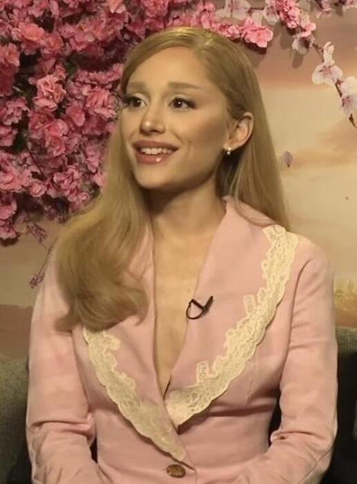 Ariana Grande dévoile « Petal », son huitième album : la renaissance d’une artiste