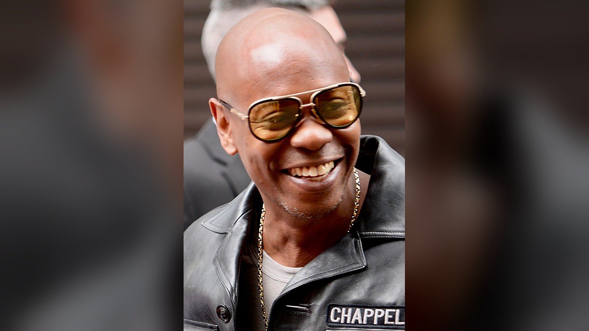 Dave Chappelle, à quelques jours de ses 53 ans : le maître du stand-up qui a fait de la liberté un art de vivre
