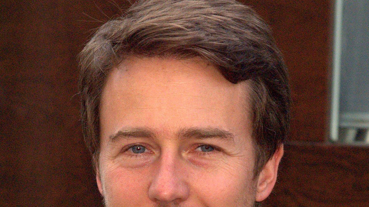 Edward Norton fête ses 57 ans : l&rsquo;acteur exigeant qui a fait de la discrétion et de l&rsquo;engagement un art de vivre