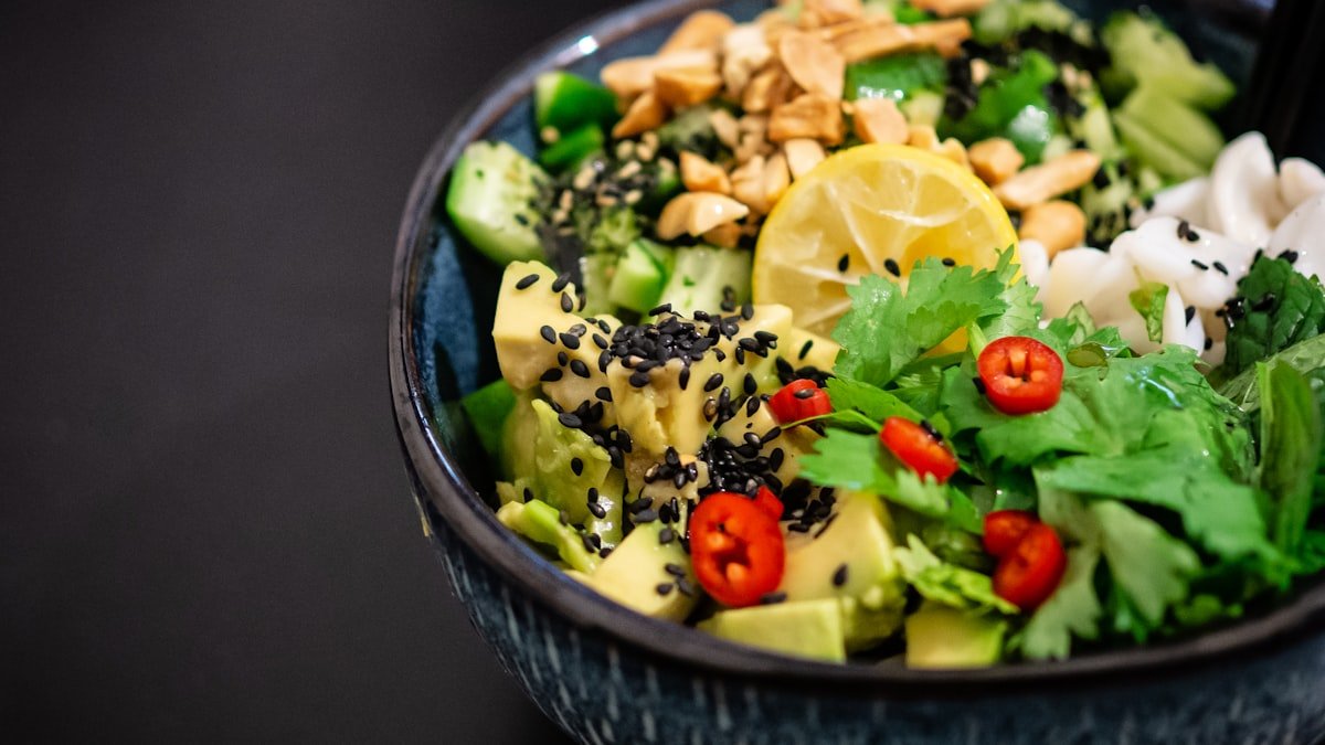 Cuisiner végétarien sans se compliquer : bols complets, légumes et protéines végétales