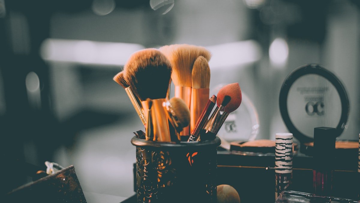 Les pinceaux de maquillage : à quoi ils servent, comment les choisir et bien les nettoyer