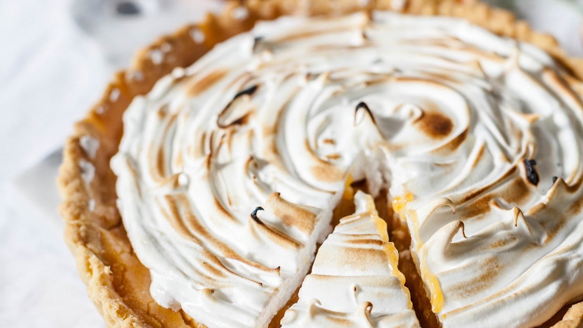 Tarte au citron meringuée : la recette et les astuces pour une meringue parfaite