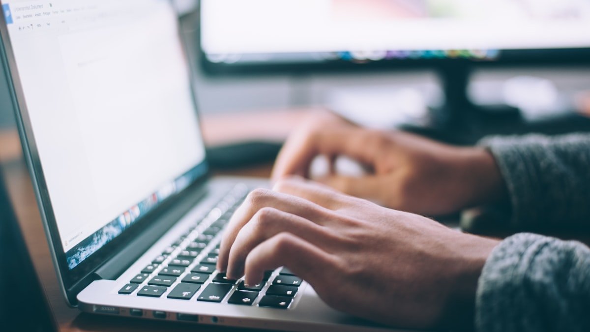 Aménager un coin bureau à la maison : le guide d’un télétravail agréable