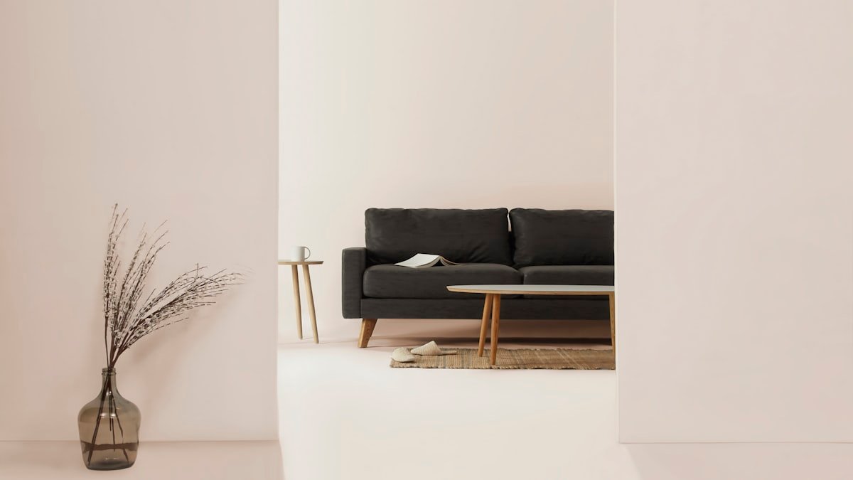 Réussir la décoration de son salon : agencement, lumière et atmosphère chaleureuse