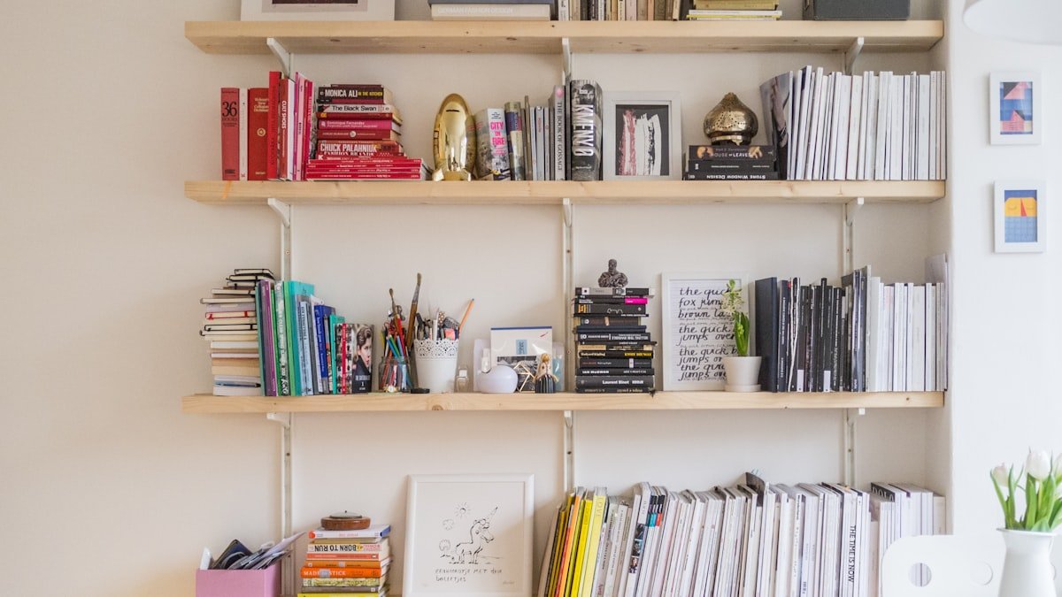 Décorer avec des trouvailles de brocante : créer un intérieur qui a une âme