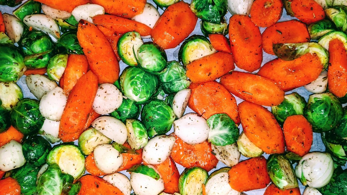 Réussir ses légumes rôtis au four : fondants dedans, dorés dehors
