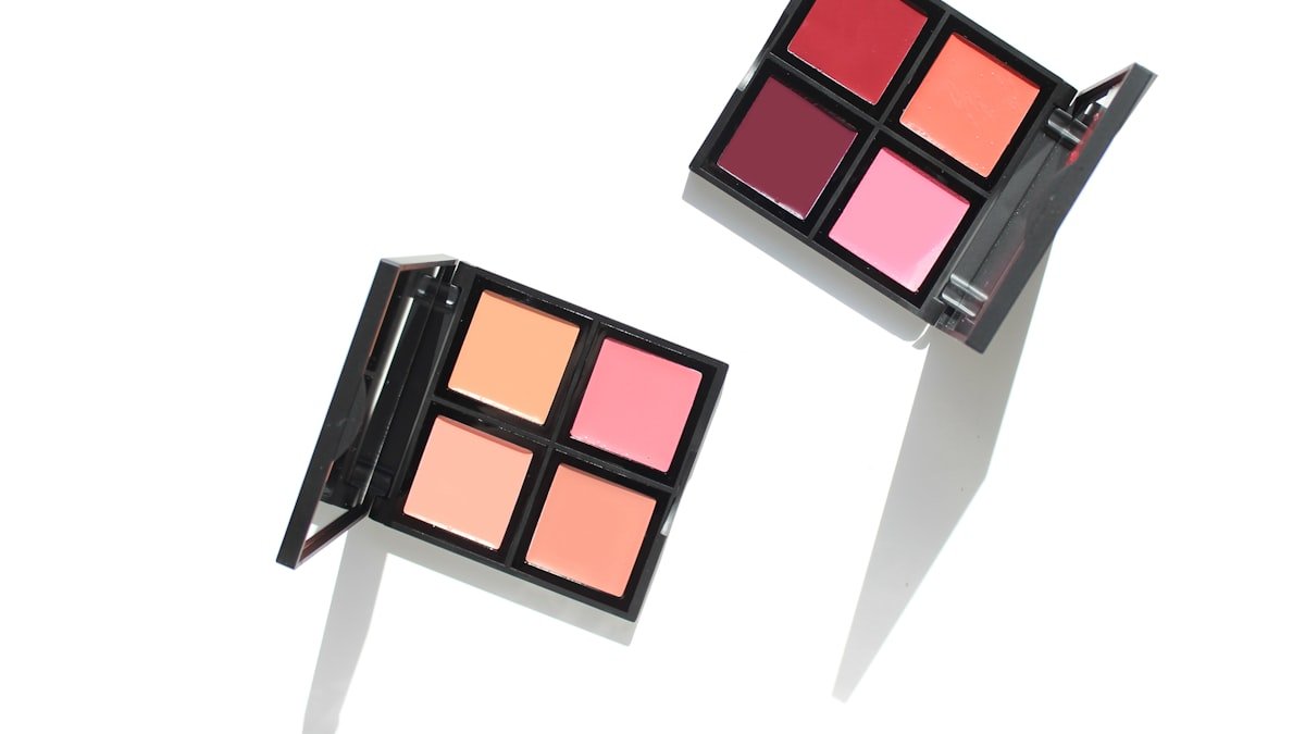 Le blush : la touche qui réveille le teint (bien le choisir et l’appliquer)