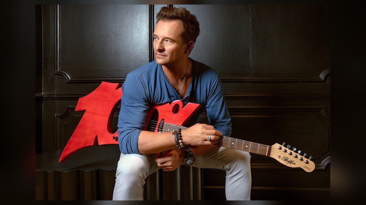 David Hallyday fête ses 60 ans : le fils de Johnny qui a tracé sa route entre musique et passion des circuits
