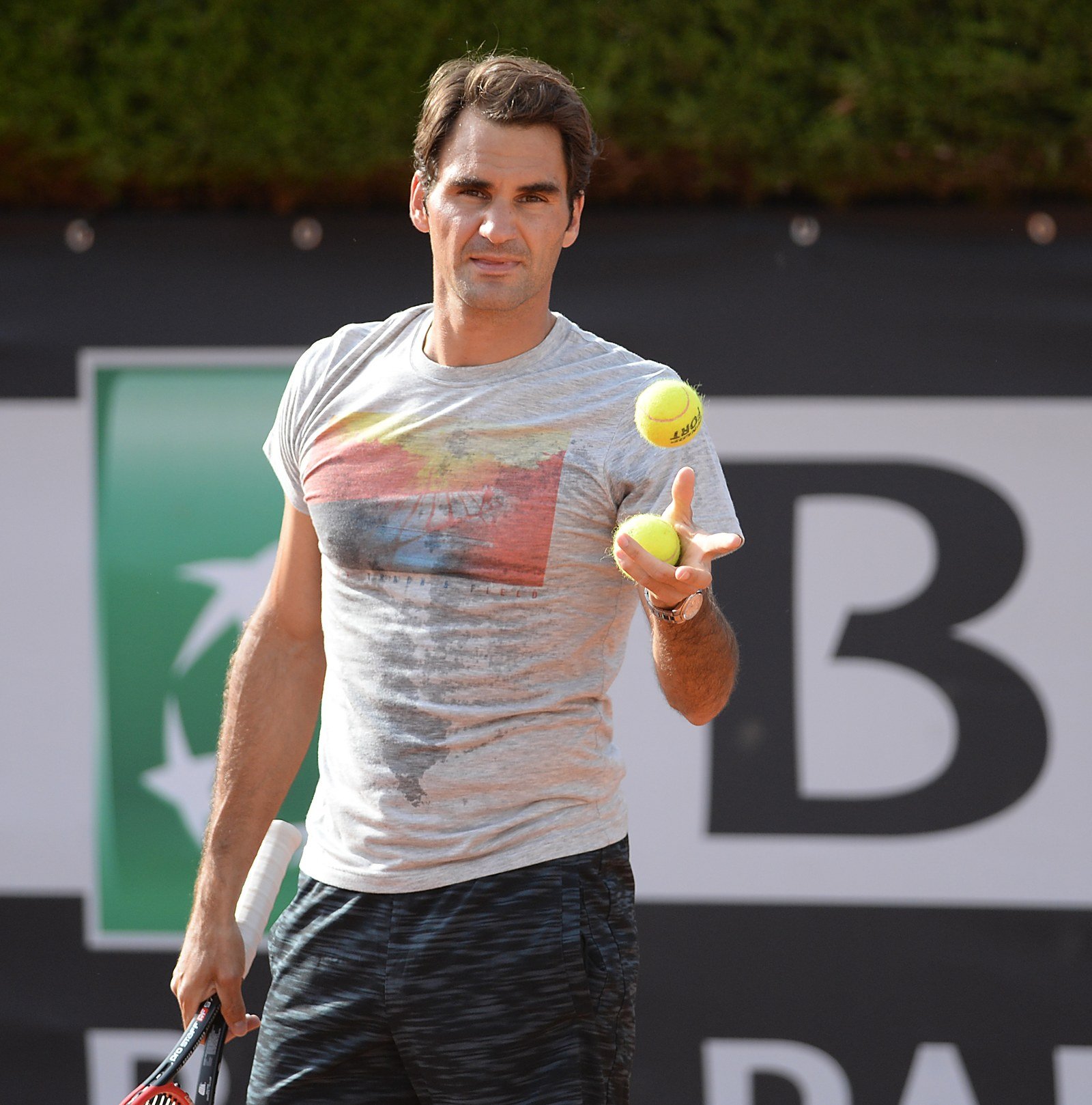 Roger Federer, champion de tennis suisse, &agrave; l'entra&icirc;nement