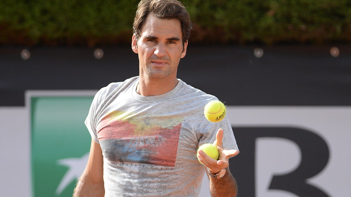 Roger Federer fête ses 45 ans : le maître du tennis bientôt intronisé au Temple de la renommée