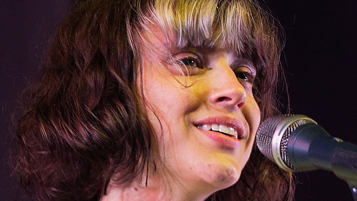 Pomme, une voix singulière sur les routes de 2026 : la chanteuse qui a fait de la douceur et de la sincérité un art de vivre