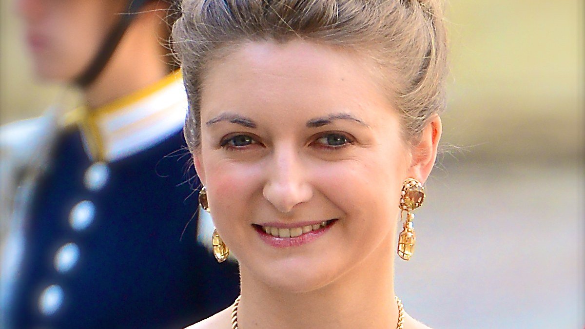 La grande-duchesse Stéphanie de Luxembourg : la comtesse devenue grande-duchesse qui a fait de la discrétion et du service un art de vivre