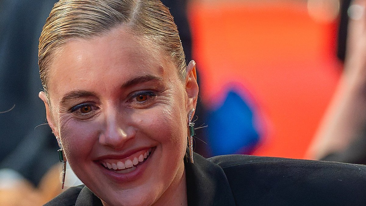 Greta Gerwig fête ses 43 ans : la réalisatrice de « Barbie » qui a tracé sa propre voie