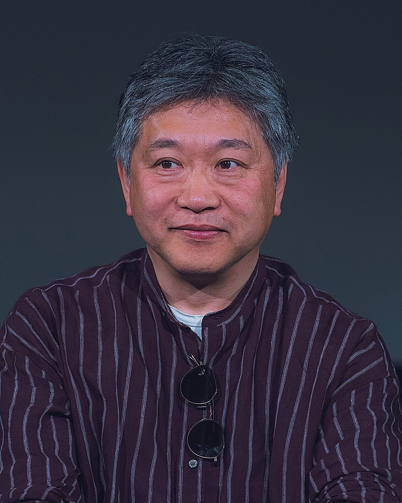 Hirokazu Kore-eda, réalisateur japonais, souriant