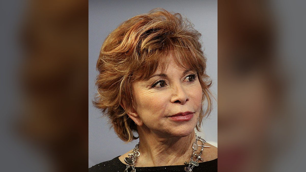 Isabel Allende fête ses 84 ans : l’écrivaine qui a fait des femmes le cœur de son œuvre