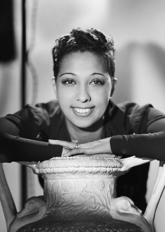 Joséphine Baker : l’itinéraire d’une artiste libre, du music-hall au Panthéon