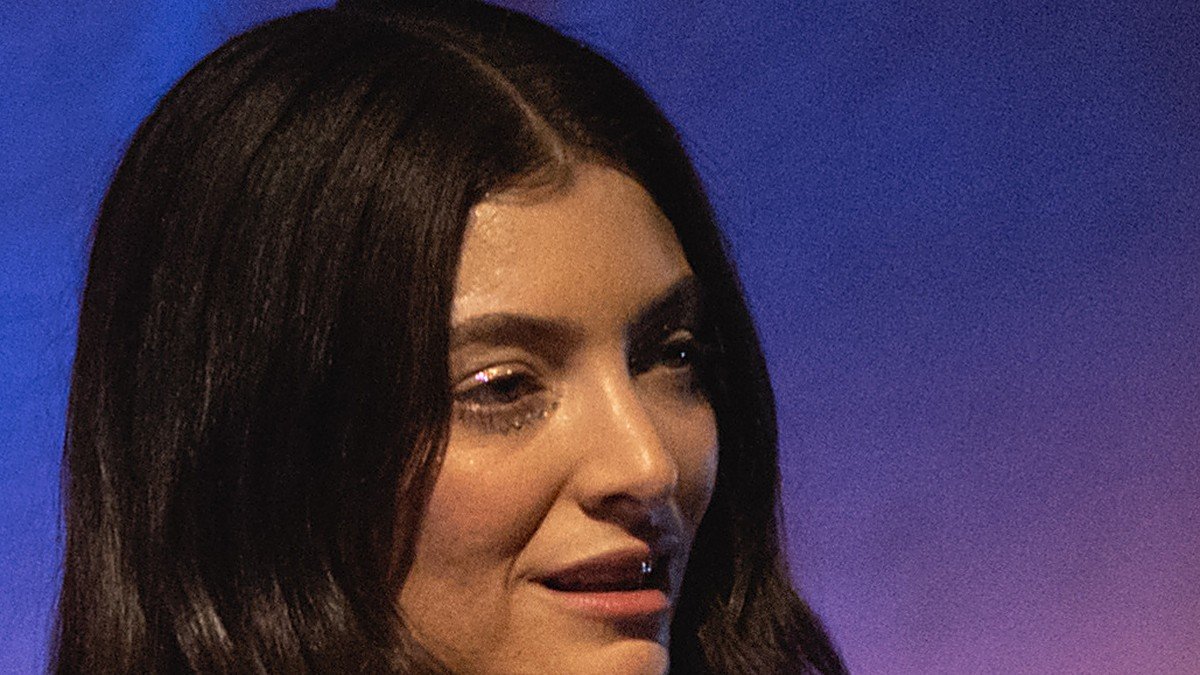 Lorde en tête d’affiche de Rock en Seine 2026 : la chanteuse néo-zélandaise qui a fait de l’authenticité et de la liberté un art de vivre
