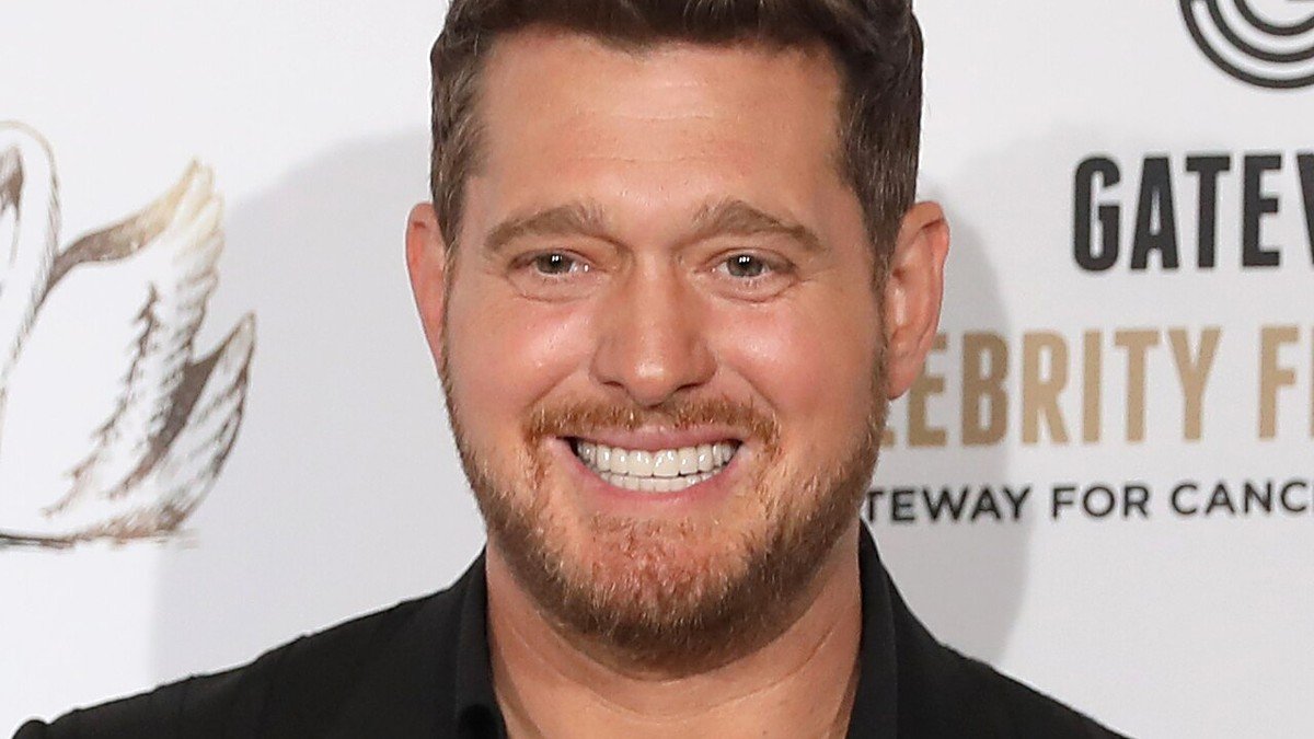 Michael Bublé, en tournée tout au long de 2026 : le crooner qui a fait de l’élégance et de la générosité un art de vivre