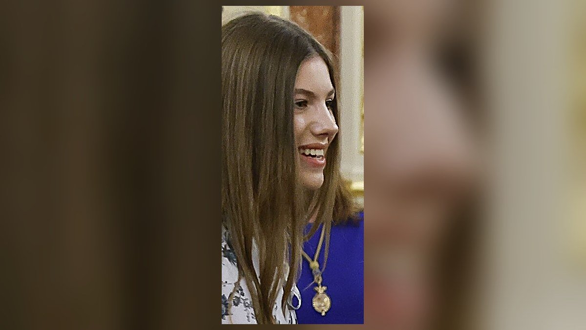 L’infante Sofía d’Espagne poursuit ses études à Paris : la sœur cadette qui trace sa propre route avec sérénité