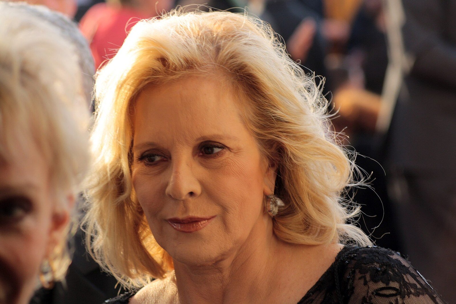 Sylvie Vartan, chanteuse française d'origine bulgare, portrait