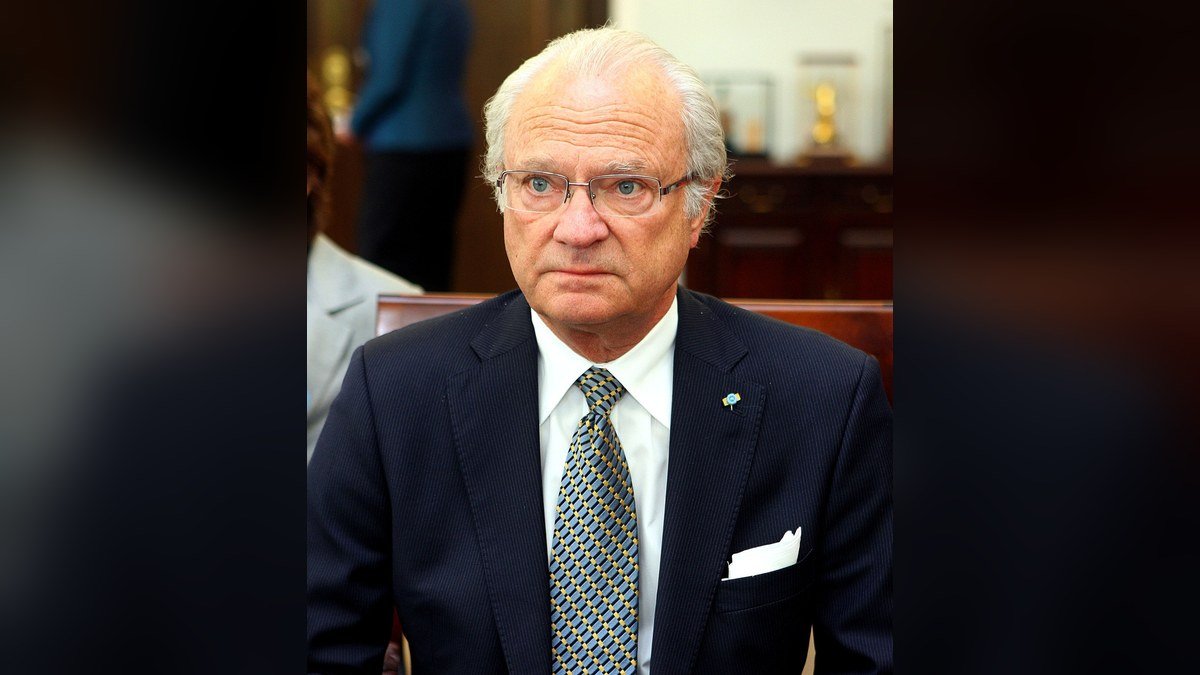 Le roi Carl XVI Gustaf de Suède reçoit Emmanuel Macron à Stockholm : le souverain qui a fait du service et de la constance un art de vivre
