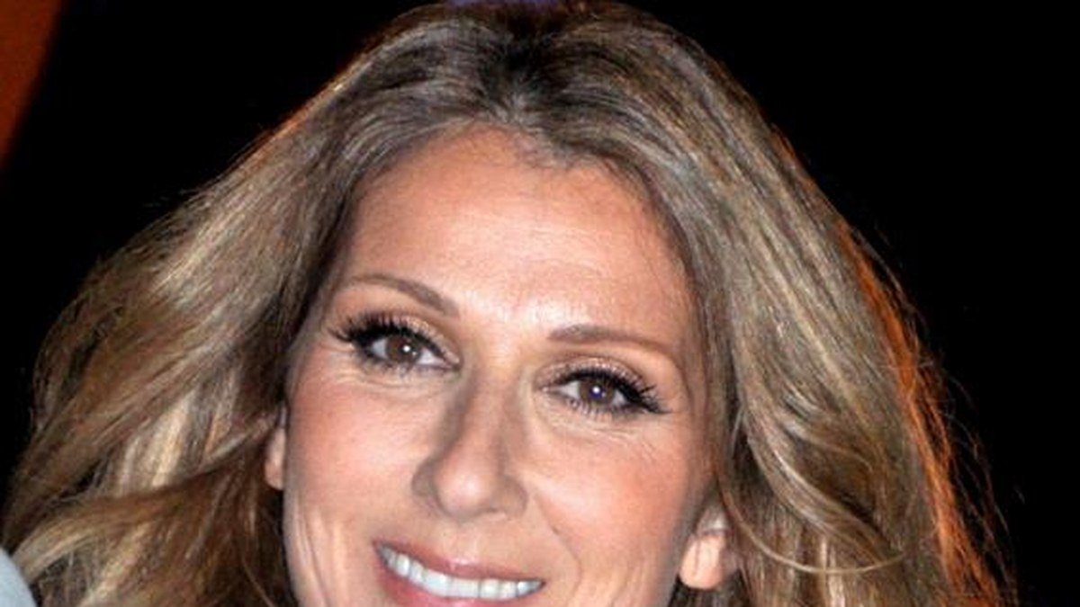 Céline Dion fait son grand retour sur scène avec sa résidence parisienne : la chanteuse qui a fait de l&rsquo;émotion et de la résilience une signature