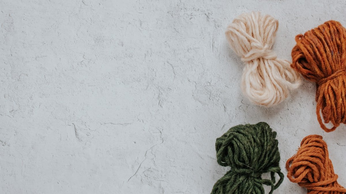Débuter le crochet : bien choisir son fil, son crochet et réussir ses premières mailles