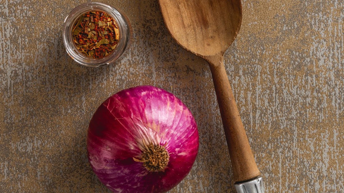 Bien conserver ses herbes et ses épices : les gestes qui préservent les arômes